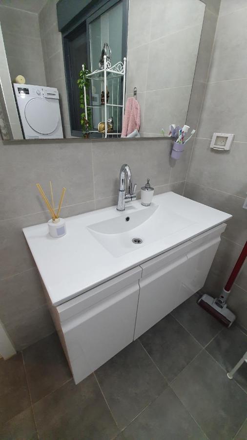 Tami Rooms Нахария Екстериор снимка